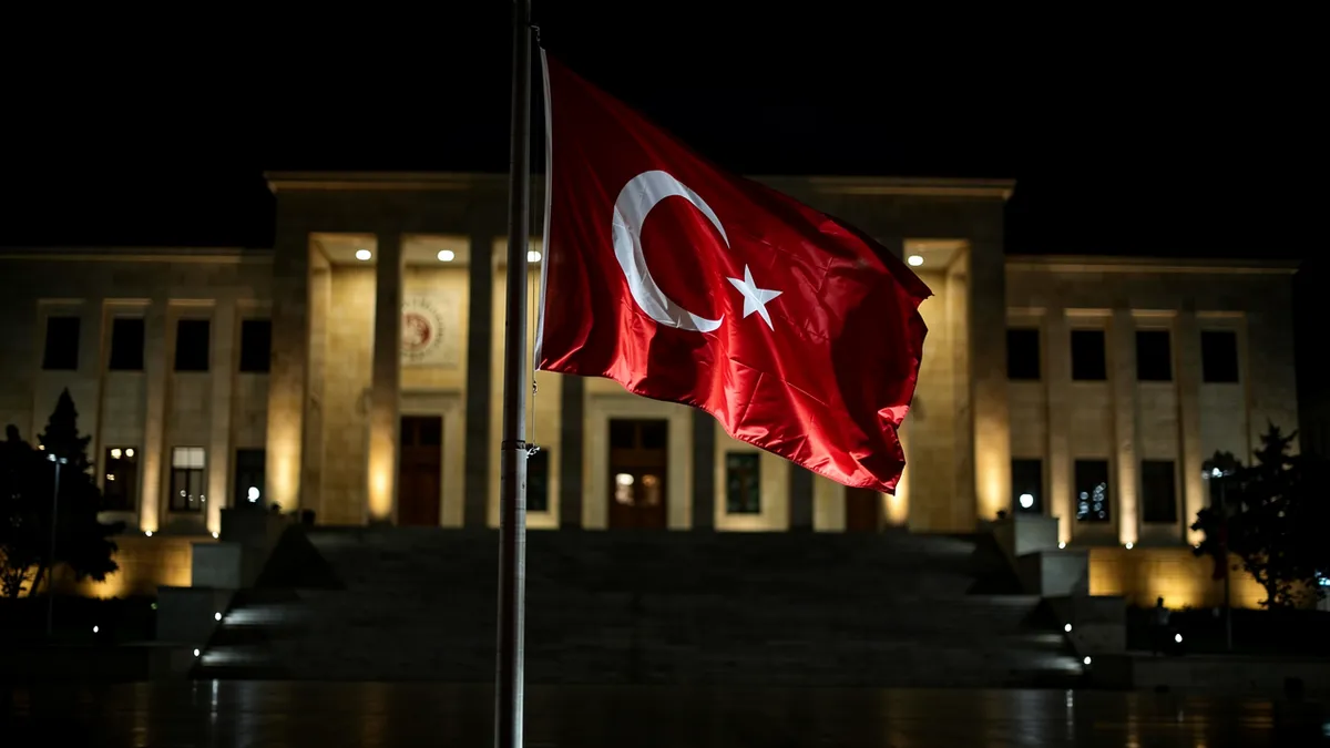 15 Temmuz'un 10. Yılı: TBMM'de Anma Töreni, Erdoğan ve Kurtulmuş'un Mesajları ve Ülke Genelinde Etkinlikler